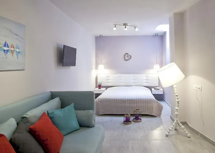 Summer Time Apartment *