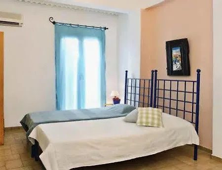 Summer Time Apartment Fira (Santorini)